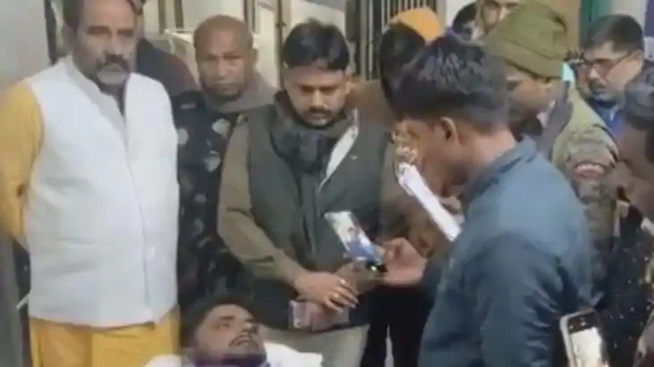 Bihar Crime: विधायक की तस्वीर लगाने पर युवक पर चली गोलियाँ ,