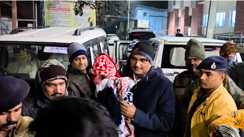 Bihar News : कड़ाके की ठंड में राहत, गोपालगंज DM ने सदर अस्पताल में किया कंबल वितरण, सुविधाओं का लिया जायजा 