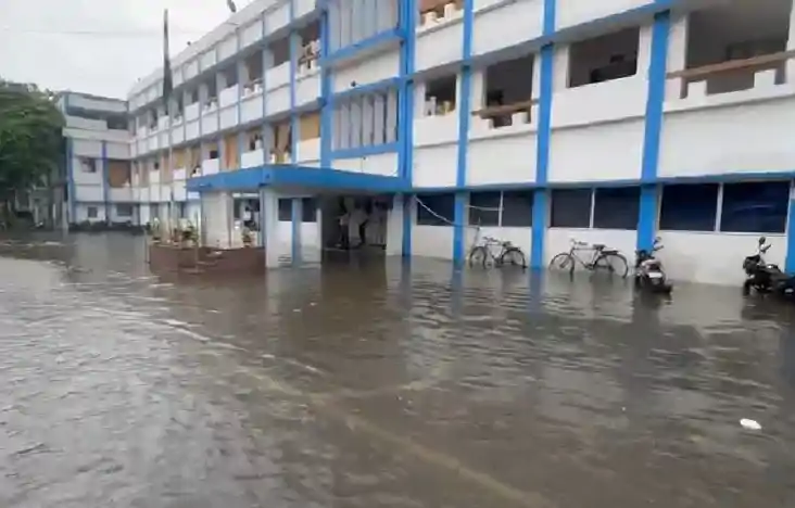 Rain problem - एक घंटे की बारिश ने सफाई पर खर्च करोड़ों रुपए