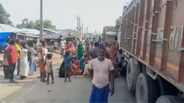 Bihar Road Accident: सहरसा में भीषण सड़क हादसा, दंपति की मौत Bihar Road Accident: सहरसा में भीषण सड़क हादसा, दंपति की मौत