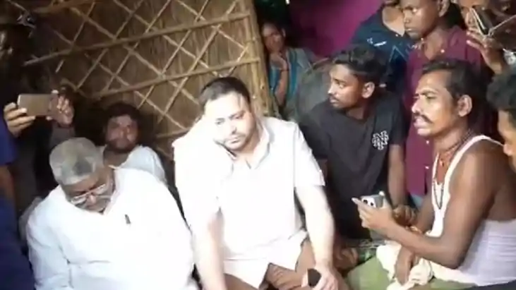 Bihar news - दलित रेप पीड़िता बच्ची के परिजनों से मिलने पहुं Bihar news - दलित रेप पीड़िता बच्ची के परिजनों से मिलने पहुं