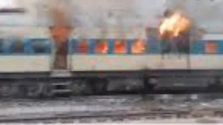 Fire broke out in Patna-Jasidih MEMU train Fire broke out in Patna-Jasidih MEMU train