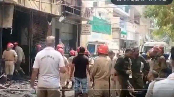 malviyanagar fire in restaurant 