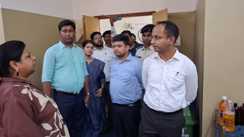 डीएम रवि प्रकाश ने वारिसलीगंज CHC का किया औचक निरीक्षण, दिए यह सख्त निर्देश