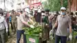 लखनदेई नदी की सफाई के लिए डीएम रिची पांडेय ने खुद उठाया फावड़ा: श्रमदान को जन आंदोलन बनाने की अपील