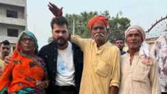 Bihar election 2025 - खेसारी लाल यादव की चुनावी सभा में पिता की जेब पर पॉकेटमारों ने किया हाथ साफ, गायब किए इतने रुपए