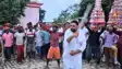 Bihar News : महावीरी झंडा मेले में पूर्व सांसद आनंद मोहन के बेटे चेतन आनंद ने दिखाया करतब, तलवारबाजी देख हैरान रह गए लोग 