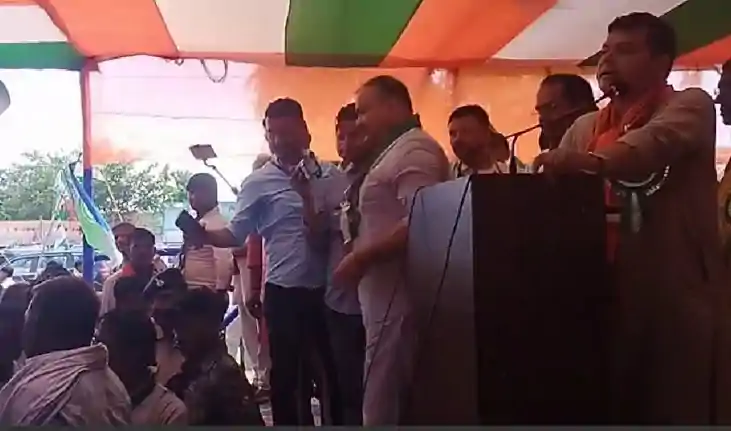 Bihar politics - जदयू के कार्यकारी अध्यक्ष के सामने पार्टी क Bihar politics - जदयू के कार्यकारी अध्यक्ष के सामने पार्टी क