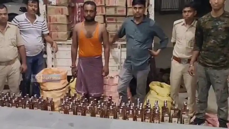 Bihar Crime: शराबबंदी के बावजूद तस्करों का खेल जारी, कुचायको Bihar Crime: शराबबंदी के बावजूद तस्करों का खेल जारी, कुचायको