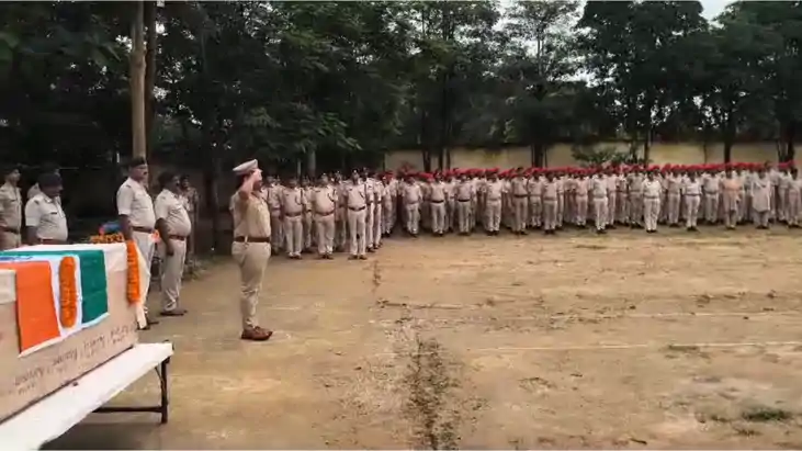 Bihar News : सड़क हादसे में जान गंवाने वाले दारोगा को दी गई अ
