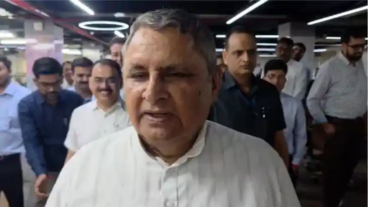 बिहार में बाढ़ का कहर: डिप्टी सीएम विजय चौधरी ने कमान एंड कं
