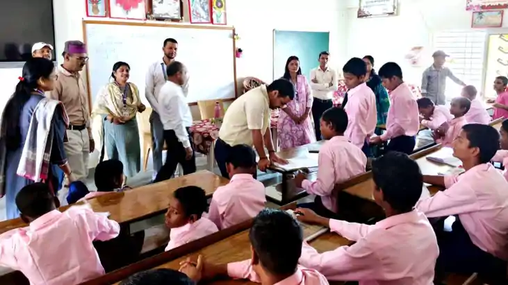 बाल देख-रेख संस्थानों का डीएम ने किया निरीक्षण, अवैध गोद देन