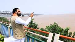 Bihar News : गंगा के बढ़ते जलस्तर का मुख्यमंत्री सम्राट चौधरी ने लिया जायजा, कल करेंगे हवाई सर्वेक्षण और समीक्षा बैठक