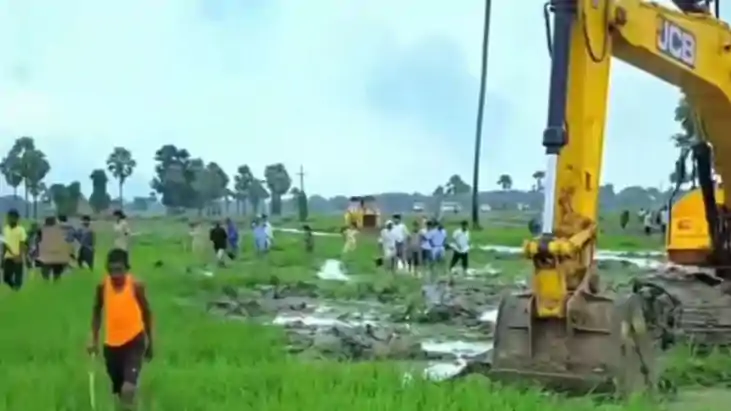 नवादा में गंगाजल योजना के जलाशय निर्माण पर भारी हंगामा,अधिग्