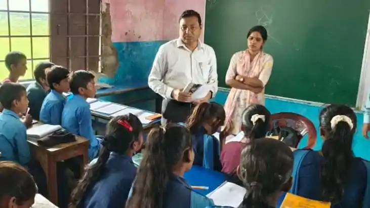 कस्तूरबा विद्यालय का डीडीसी ने किया निरीक्षण, गुणवत्तापूर्ण 