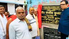 Bihar Politics : जदयू विधायक डॉ संजीव कुमार ने परबत्ता को दी विकास योजनाओं की सौगात, कहा क्षेत्र की जनता परिवार समान  