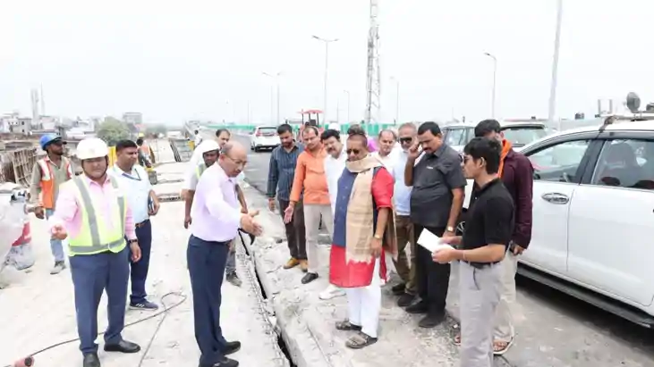 मीठापुर-चिरैयाटांड़ फ्लाईओवर निर्माण कार्य का पथ निर्माण मंत