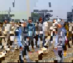 अमहा - पिपरा रेलवे स्टेशन पर किये जा रहे कार्य का एसडीएम ने लिया जायजा,  निरीक्षण के दौरान दिए कई निर्देश