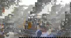 अतिक्रमण के खिलाफ चला प्रशासन का बुलडोजर, 100 से अधिक दुकानें और मकान पर को जेसीबी ने उजाड़ा