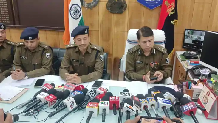 नीट छात्रा के अंतःवस्त्रों में मिले 'वीर्य' के निशान, मोबाइल