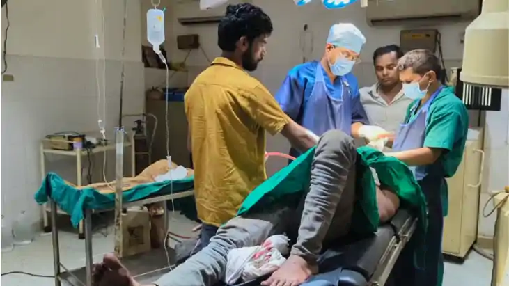 Bihar Crime News : ट्रक पर बालू लोड कर जा रहे ड्राईवर को अपर Bihar Crime News : ट्रक पर बालू लोड कर जा रहे ड्राईवर को अपर