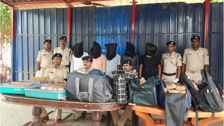 पटना में पुलिस की बड़ी कार्रवाई: चेकिंग के दौरान 74 लीटर नशी