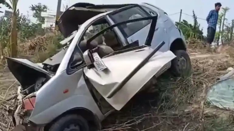 गोपालगंज में रफ़्तार ने बरपाया कहर, कार और ट्रक की भीषण टक्कर में 2 की मौत 3 की हालत गंभीर 