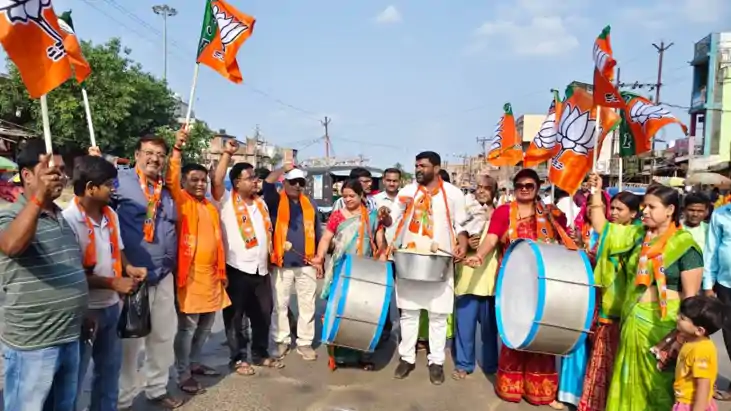 सुपौल में भाजपा का भव्य विजय जश्न: बंगाल में 'कमल' खिलने पर 