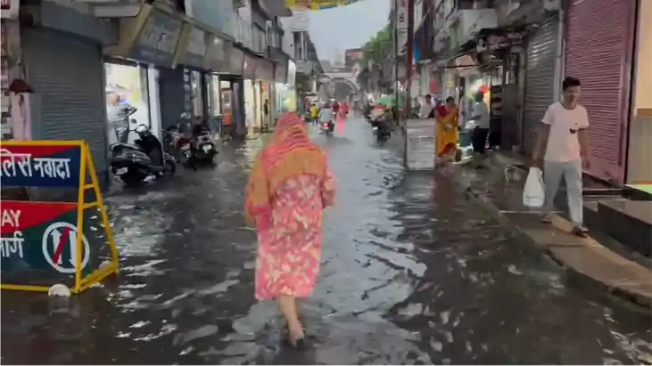नवादा में मूसलधार बारिश से जनजीवन अस्त-व्यस्त: सदर अस्पताल क