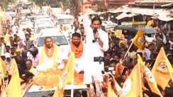 Bihar Election 2025 : प्रशांत किशोर ने भोजपुर के कई इलाकों में किया रोड शो, लोगों से पूछा- चाचा के हटावे के बा की रखे के बा....