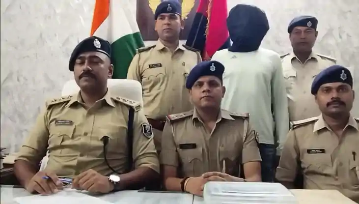 Patna Crime - कलयुगी बेटे ने मां से मांगी ₹1 लाख की रंगदारी: