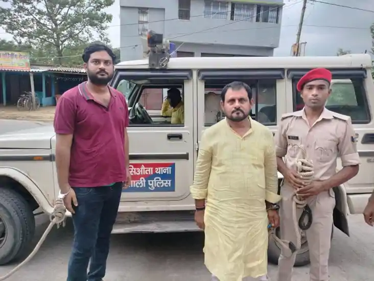 पुलिसकर्मियों को बंधक बनाकर पीटने की गलती पड़ी भारी, अब पूर् पुलिसकर्मियों को बंधक बनाकर पीटने की गलती पड़ी भारी, अब पूर्