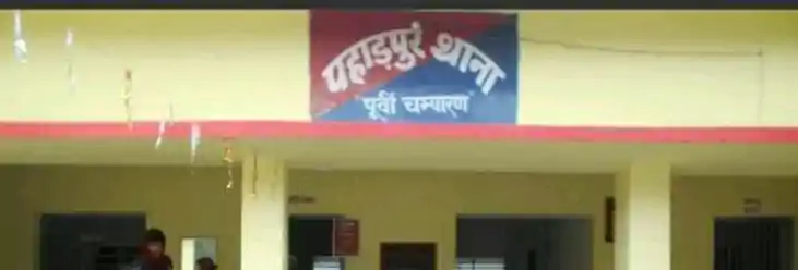 थाना परिसर में निर्दोष युवक पर अपनी बहादुरी दिखाना थानेदार क