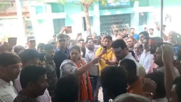 Bihar News : जमुई सदर अस्पताल में 2 मरीजों की मौत पर भड़कीं 