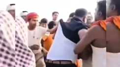 Bihar News : सारण में तटबंध टूटने से फूटा ग्रामीणों का गुस्सा, निरीक्षण करने पहुंचे JE को घेरा, नदी में फेंकने की दी धमकी