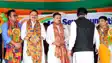 WB News : कोलकाता में जनसेवा फाउंडेशन ने सेवा संकल्प अभियान का किया आयोजन, हजारों जरूरतमंदों के बीच बांटे गए वस्त्र, राशन और बैग
