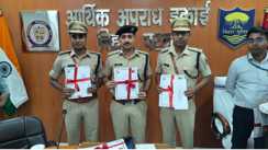 Bihar News : मोतिहारी में उत्तम थाना घोषित हुआ साइबर थाना, डीजीपी ने डीएसपी को प्रशस्ति पत्र देकर किया सम्मानित 