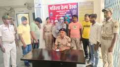 Bihar News : मोतिहारी पुलिस ने बच्चों की खरीद-बिक्री करने वाले गिरोह का किया पर्दाफाश, तीन महिलाओं सहित 8 आरोपियों को किया गिरफ्तार