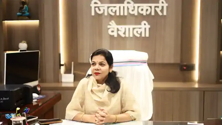 Bihar News : वैशाली में राघोपुर सीओ पर गिरी गाज, जमीन मापी क