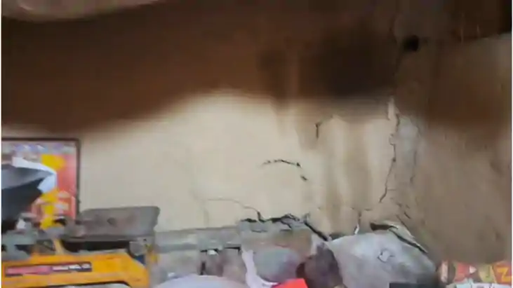 Bihar News : शेखपुरा के चकंद्रा पहाड़ी पर भारी ब्लास्टिंग से