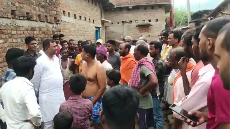 Bihar News : औरंगाबाद में हाईटेंशन तार की चपेट में आने से यु Bihar News : औरंगाबाद में हाईटेंशन तार की चपेट में आने से यु
