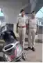पटना में ट्रैफिक चालान चुकाने के लिए कहा तो बोला – मेरी स्कूटी रख लीजिए, मैं नई खरीद लूंगा, जानें कितनी थी फाइन  की राशि