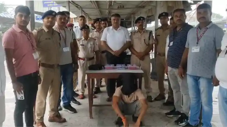 Bihar News : गया जंक्शन पर 'ऑपरेशन नार्कोस' के तहत RPF ने की