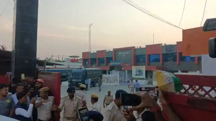 Beur Jail Cover Up Exposed 4 Guards Suspended Dy Jailer Serv