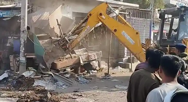 नवादा के रोह बाजार में अतिक्रमण पर कार्रवाई,  जिला प्रशासन क