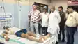 Bihar News : नालंदा में सड़क पर तड़पते जख्मी युवक का लोग बनाते रहे वीडियो, नीतीश के सांसद ने अपनी गाड़ी से पहुँचाया अस्पताल