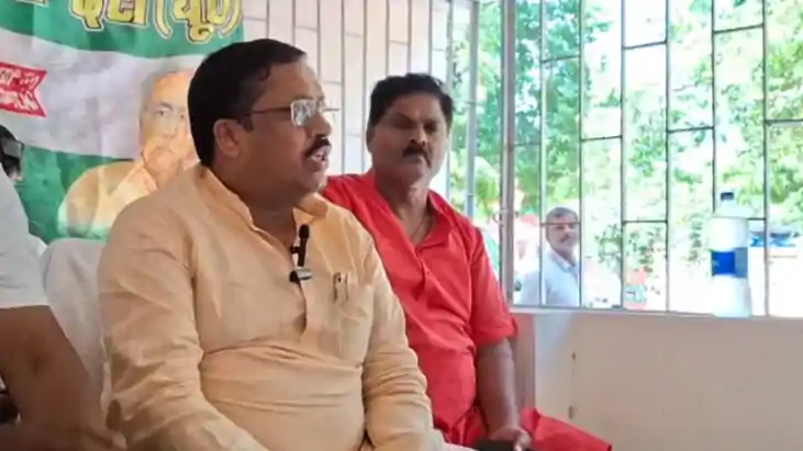 Bihar Politics : बाल्मीकिनगर सांसद सुनील कुमार ने एक साल का Bihar Politics : बाल्मीकिनगर सांसद सुनील कुमार ने एक साल का