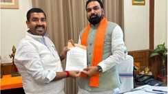 राजनीति से ऊपर उठकर वैशाली के विकास की आवाज बने राजद नेता अजय कुशवाहा, सीएम से मिल सौंपी मांगों की सूची
