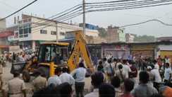 Bulldozer Drive Against Encroachment Creates Stir in Chenari