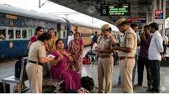 Chain Snatching at  Patna Junction